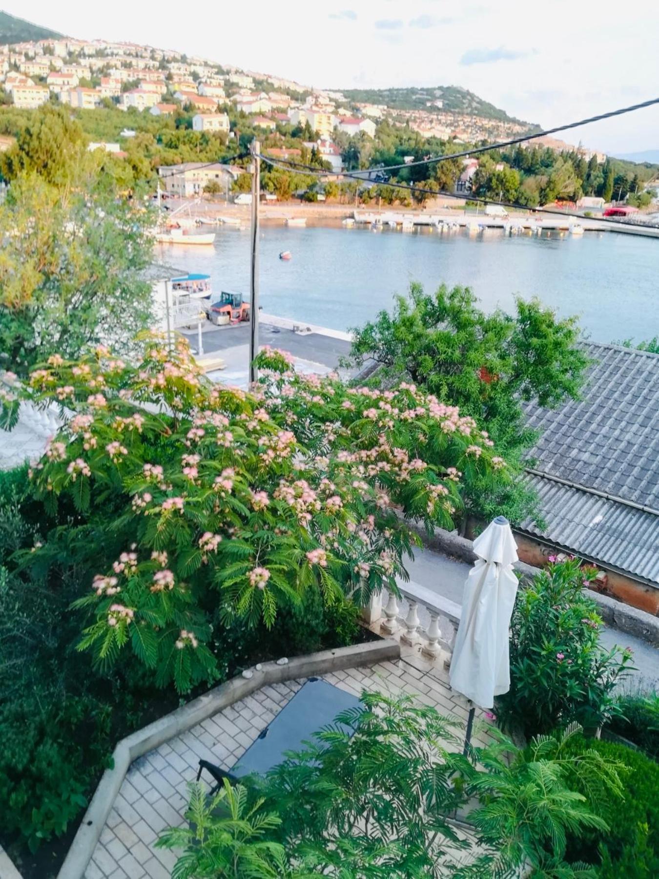 Apartmani Karla Klenovica Exterior photo
